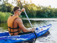 7 razones para hacer kayak: un deporte completo para cuerpo y mente